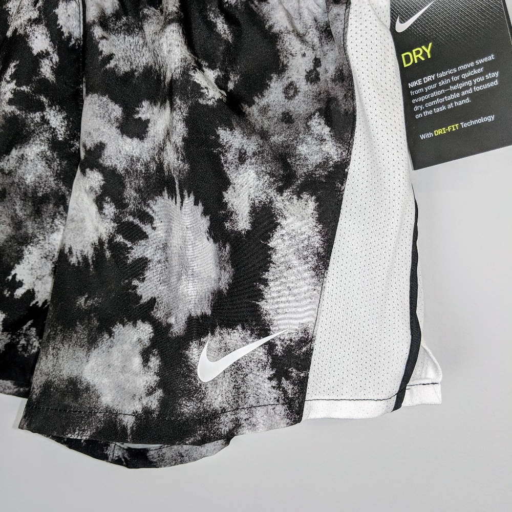 Nike Girls Dri-Fit Shorts NWT - Picture 3 of 3